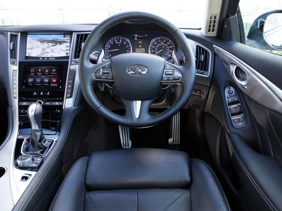  Infiniti Q50S Hybrid 2013 года  (UK) (фото 12 из 19)